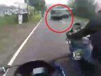 yamaha-r25-suzuki-gsx-r150-tersungkur-ditabrak-mobil-saat-nyalip-di-lembang.jpg