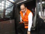 yan-anton-ferdian-jalani-pemeriksaan-lanjutan_20161018_234603.jpg