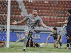 yan-victor-setelah-mencetak-gol.jpg