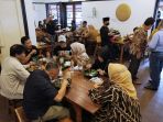 yana-mulyana-hadiri-grand-opening-rumah-makan-pesona-kampung-nag_20220109_005431.jpg