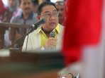 yance-jalani-sidang-di-pengadilan-tipikor_20150429_194618.jpg