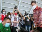 yanti-airlangga-bersama-menteri-kesehatan-budi-g-sadikin.jpg