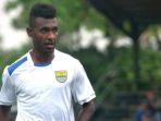 yanto-basna-saat-masih-berseragam-persib-bandung.jpg