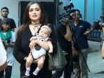 yasmine-wildblood-dan-putrinya-seraphina-rose-sumarnaningsih-soerjosoemarno_20170120_202209.jpg