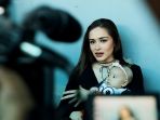 yasmine-wildblood-usai-acara-talk-show_20170122_174514.jpg