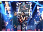yeni-inka-dan-soepardi-aye-saat-menyanyikan-lagu-cinta-terlarang.jpg