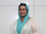 yeni-wahid-juri-pemilihan-puteri-muslimah-indonesia-2015_20150512_151255.jpg