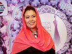 yeni-wahid-juri-puteri-muslimah-indonesia-2016_20160504_140550.jpg