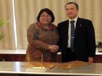 yenni-andayani-dari-pertamina-dan-ceo-tokyo-gas_20150226_084501.jpg