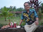 yoga-sadana-dengan-produk-rajungan-kaleng-dari-pt-siger-jaya-abadi.jpg