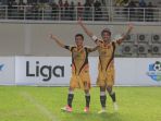 yogi-rahadian-dan-bayu-pradana-lakukan-selebrasi_20170616_151858.jpg