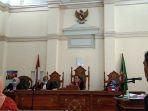 yohana-yang-merupakan-istri-terdakwa-zainal-saat-menjadi-saksi-dalam-sidang-lanjutan-du.jpg