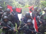 yonif-406ck-pasang-patok-perbatasan-ri-png_20151211_152218.jpg