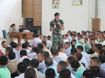 yonif-mekanis-raider-411-kostrad-beri-pembekalan-bela-negara-siswa-smk-negeri-2-salatiga_20180719_182217.jpg
