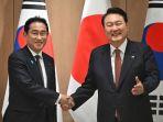 yoon-suk-yeol-dan-fumio-kishida-kiri-s.jpg