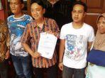 yuliana-didampingi-keluarga-dan-ketua-rw-5.jpg