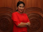 yurike-prastika-hadiri-hut-angle-karamoy_20150204_104410.jpg