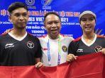 zainudin-amali-foto-bersama-ganda-campuran-tenis-indonesia-christopher-rungkataldila-sutjiadi.jpg