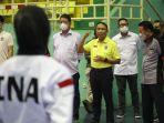 zainudin-amali-melihat-persiapan-atlet-taekwondo.jpg