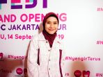 zaskia-adya-mecca-hadiri-grand-opening-omdc-fest_20190914_224313.jpg