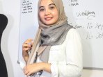 zaskia-sungkar-merancang-baju-pengantin_20160915_130342.jpg