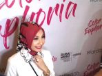 zaskia-sungkar-saat-ditemui-usai-menghadiri-acara-konferensi-pers_20171130_155955.jpg