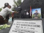 ziarah-kubur-makam-dr-tjipto-peringati-narkitnas_20170520_173003.jpg