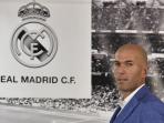 zinedine-zidane-pelatih-madrid_20160105_040121.jpg