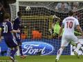 zlatan-ibrahimovic-scores-his-hat-trick.jpg