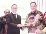 zulkifli-hasan-dan-ary-ginanjar-agustian_20160516_090903.jpg