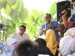 zulkifli-saat-dirinya-dan-sandiaga-uno-mendengarkan-curhat-ratusan-pelaku-ukm_20181018_015648.jpg