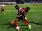 zulvin-zamrun-tahan-laju-greg-nwokolo_20170227_113331.jpg