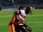 zulvin-zamrun-tahanan-laju-greg-nwokolo_20170227_112911.jpg
