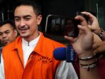 zumi-zola-diperpanjang-masa-tahanannya_20180426_201159.jpg