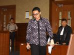 zumi-zola-divonis-enam-tahun-penjara_20181206_151818.jpg