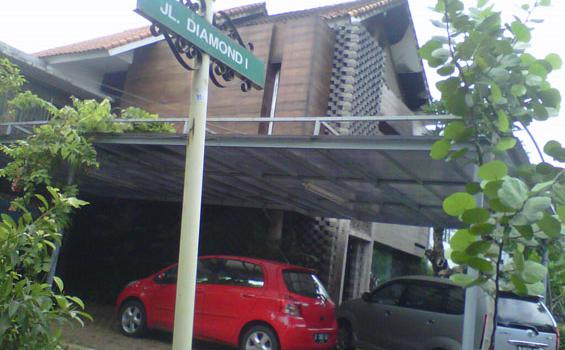 Foto Puing-puing Sisa Kebakaran Rumah Nirina-Ernest - nirina_bakar3.jpg
