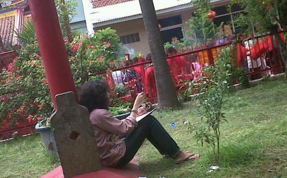 Wihara Dharma Bhakti pun Menarik Hati Para Pelukis Muda - IMG02673-20120123-1326.jpg