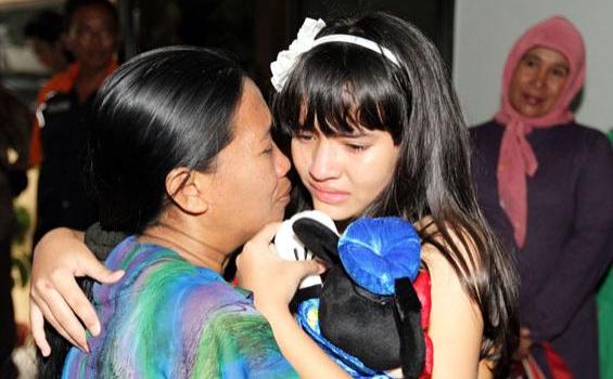 Foto-foto Si Cantik Vita Saat Bertemu Ibunya - Vita_Pulang3.jpg