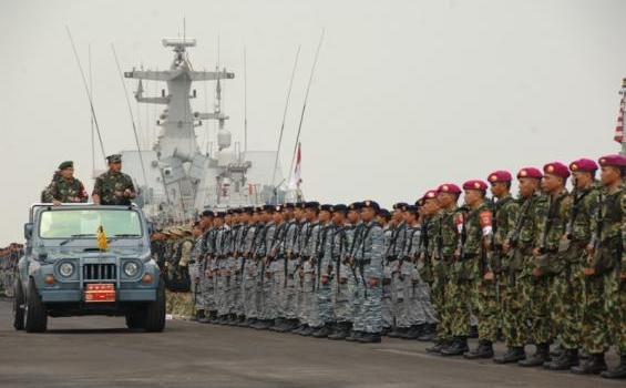 Wajah Serius Panglima TNI Saat Penutupan Latgab (Foto) - 01.JPG