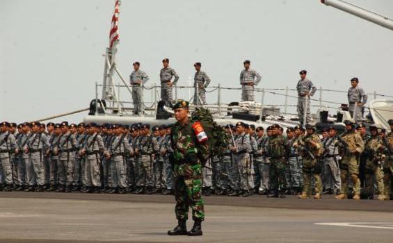 Wajah Serius Panglima TNI Saat Penutupan Latgab (Foto) - 04.JPG