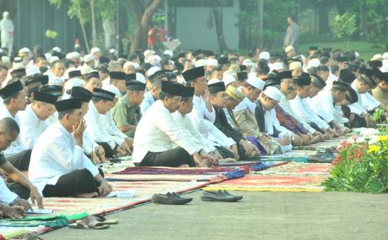 Foto-foto Panglima TNI Salat Idul Adha di Lapangan Parkir (Foto) - 01_(2).JPG