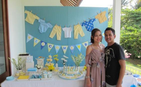 Ariel Iri Gak Ya Lihat Foto Mesra Luna Maya dan Pacar Barunya? - luna_maya_pacar1.jpg