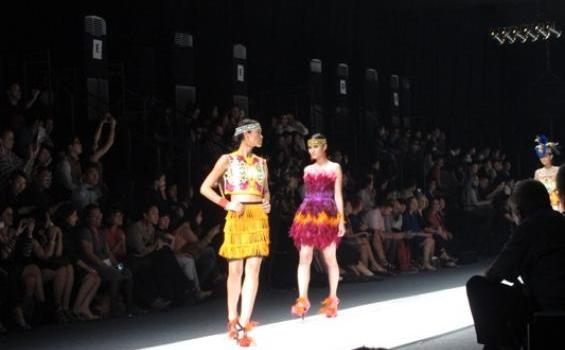 Simak Rancangan Fantastis Desainer Muda Indonesia Program Fashion Forward - Barli_Asmara.JPG