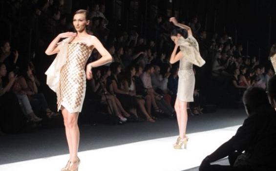 Simak Rancangan Fantastis Desainer Muda Indonesia Program Fashion Forward - Koleksi_Albert_Yanuar_2.JPG