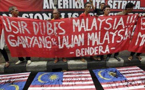 Bendera Malaysia Diinjak, Dibakar dan Dikencingi - 201211_13_193533p1.JPG