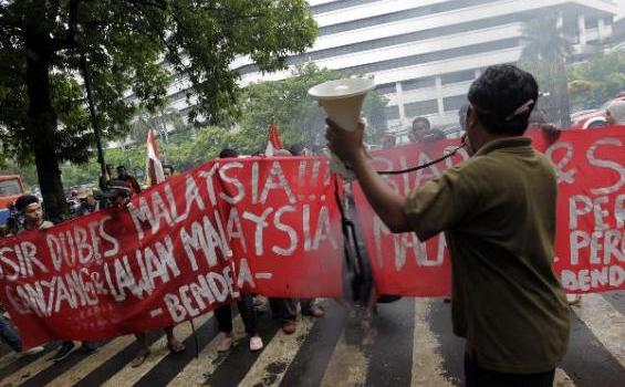 Bendera Malaysia Diinjak, Dibakar dan Dikencingi - 201211_13_193540p1.JPG