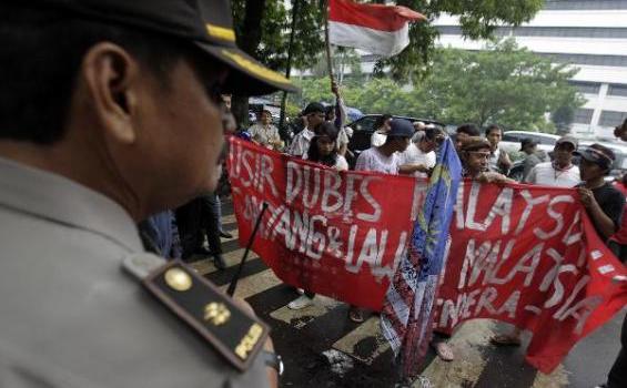 Bendera Malaysia Diinjak, Dibakar dan Dikencingi - 201211_13_193541p.JPG