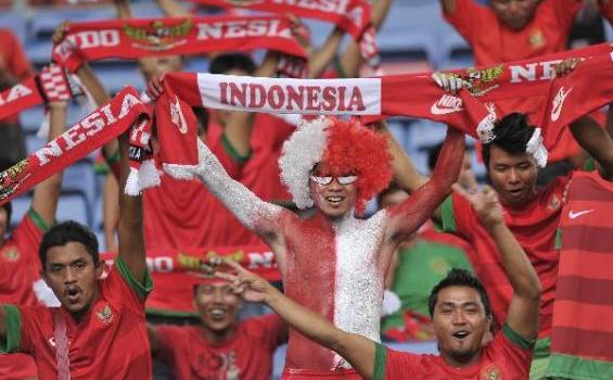 Indahnya Foto Heroik TKI di Malaysia Jadi Suporter Timnas - 201211_25_195577p2.JPG