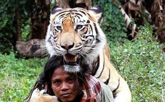 Indahnya Persahabatan Abdullah dan Mulan, Sungguh Mengharukan (Foto) - mulan_01.JPG