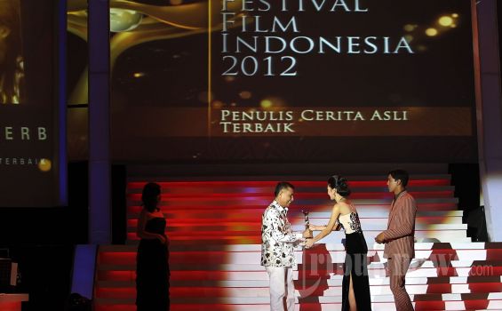 FFI 2012 Didominasi Kemenangan FTV Pahala Terindah - 20121129_Malam_Anugerah_Piala_Vidia_FFI_2012_2434.jpg